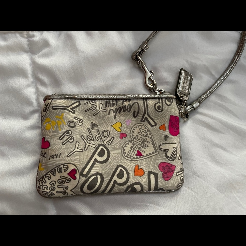Poppy Graffiti Wristlet